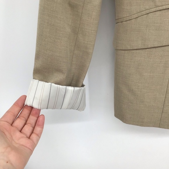 The Limited Women’s Two Botton Blazer Career Business Casual Beige Size 8 - Picture 3 of 7